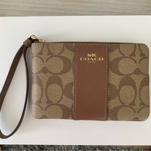 Brand New Coach Wristlet Signature Canvas